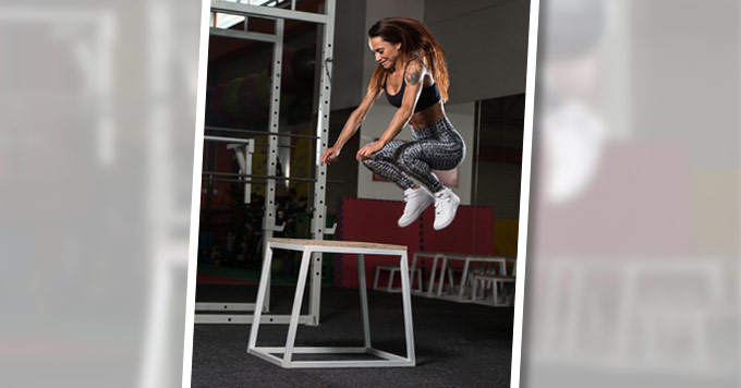 woman doing plyometrics 