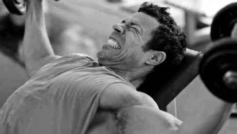 man doing bicep training