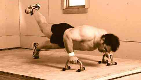 Brooks Kubik doing bodyweight training