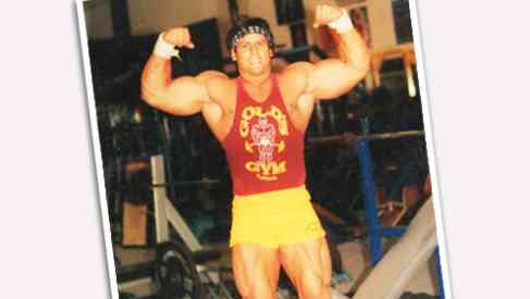 Jeff Golini pumping muscle