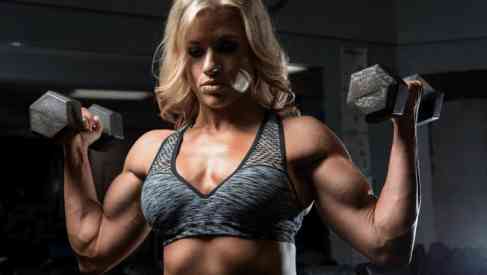 woman bodybuilding